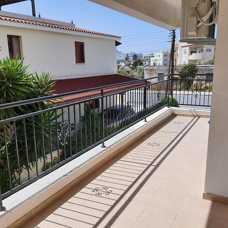 Lovely Apartment At The City Center Of Paphos Esterno foto