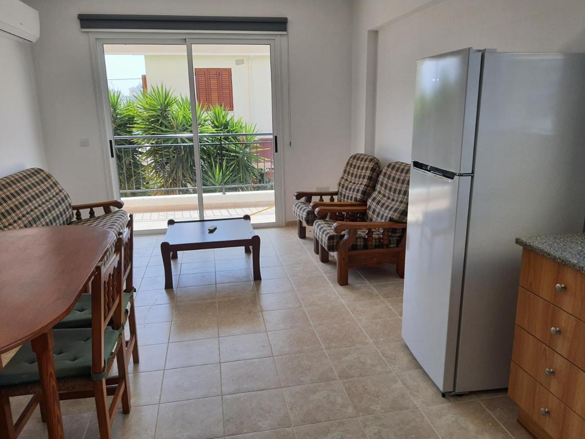 Lovely Apartment At The City Center Of Paphos Esterno foto