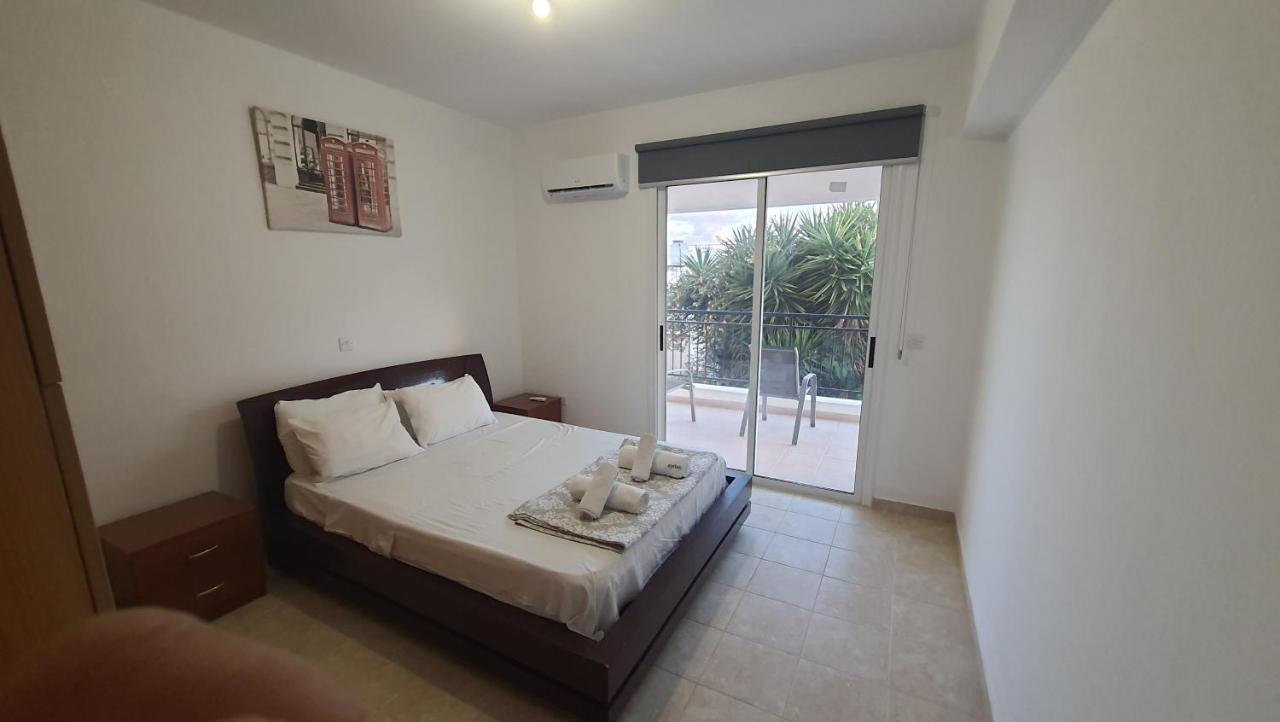 Lovely Apartment At The City Center Of Paphos Esterno foto